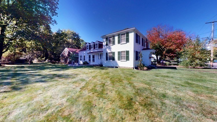 10 Mansfield Ave Property Photo 24
