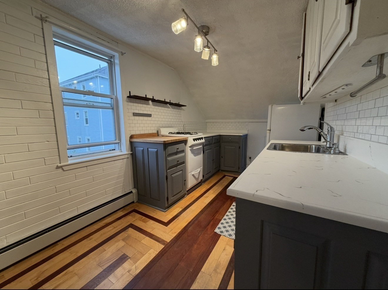 45 Thompson St # 2 Property Photo 8