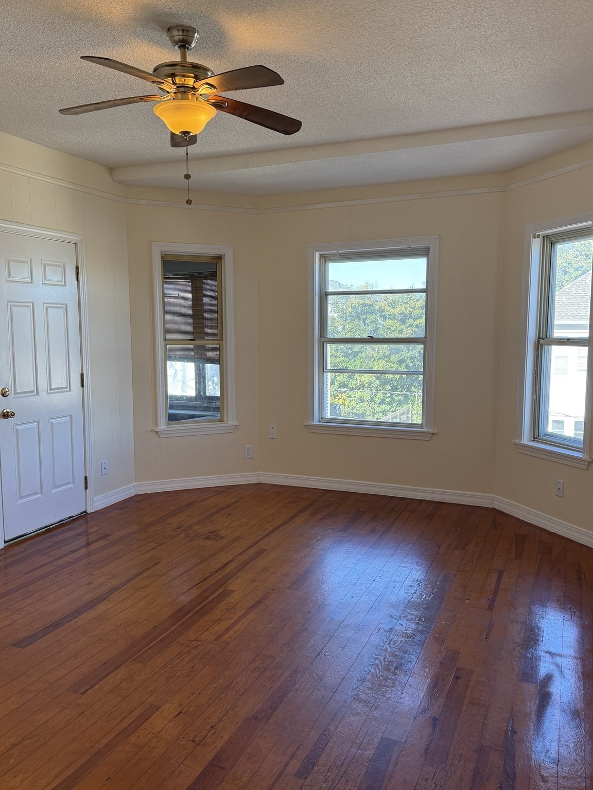 212-218 Lowell St # 3w Property Photo 1