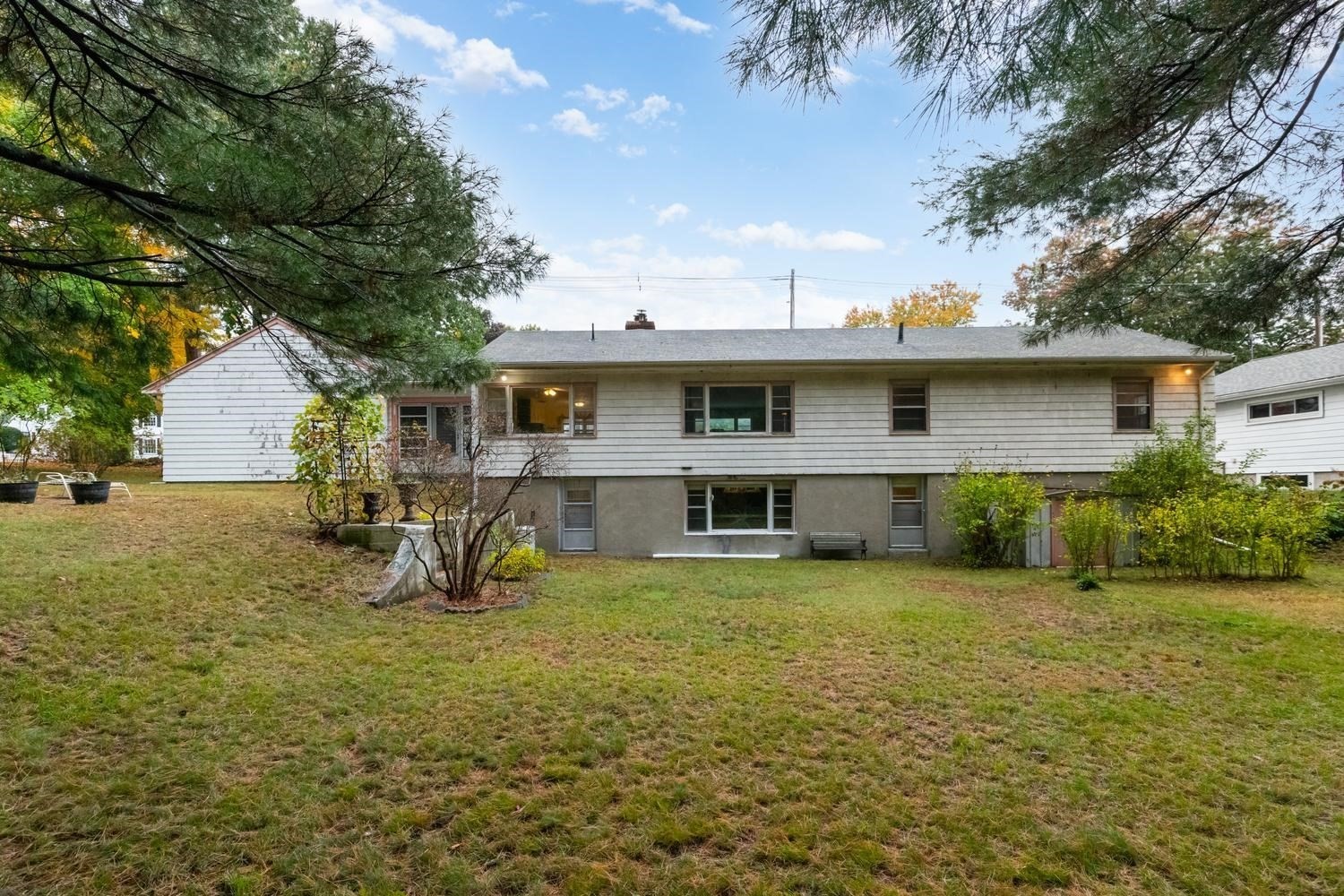 218 Lowell St Property Photo 36