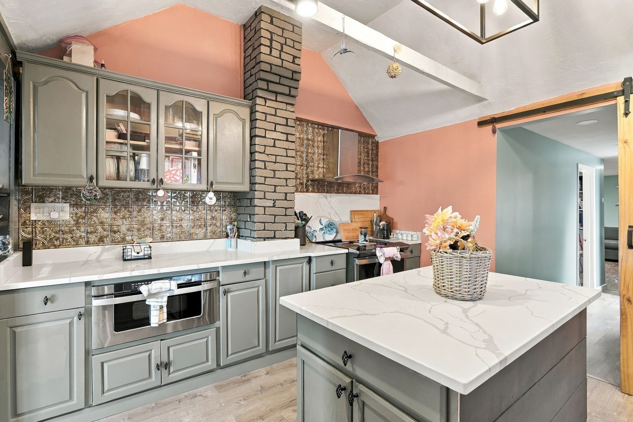 21 Custer St Property Photo 1
