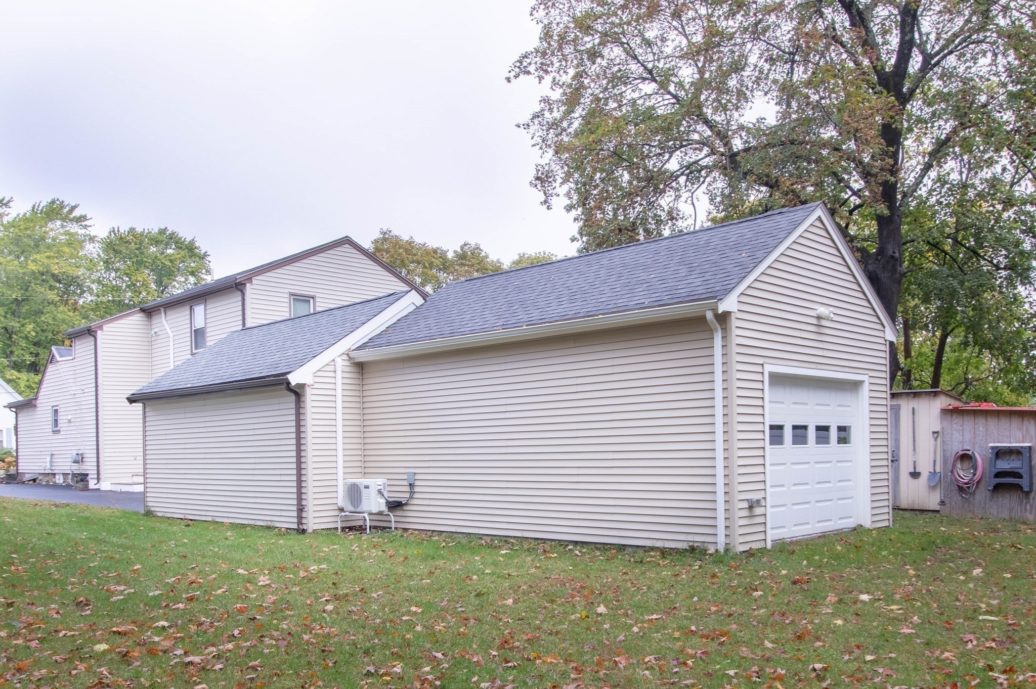 21 Custer St Property Photo 18