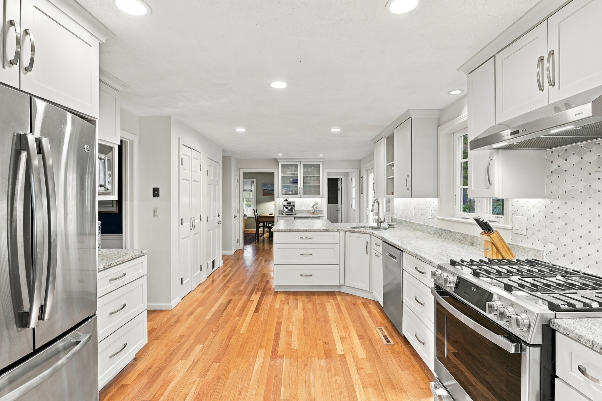 2 Canter Circle Property Photo 2