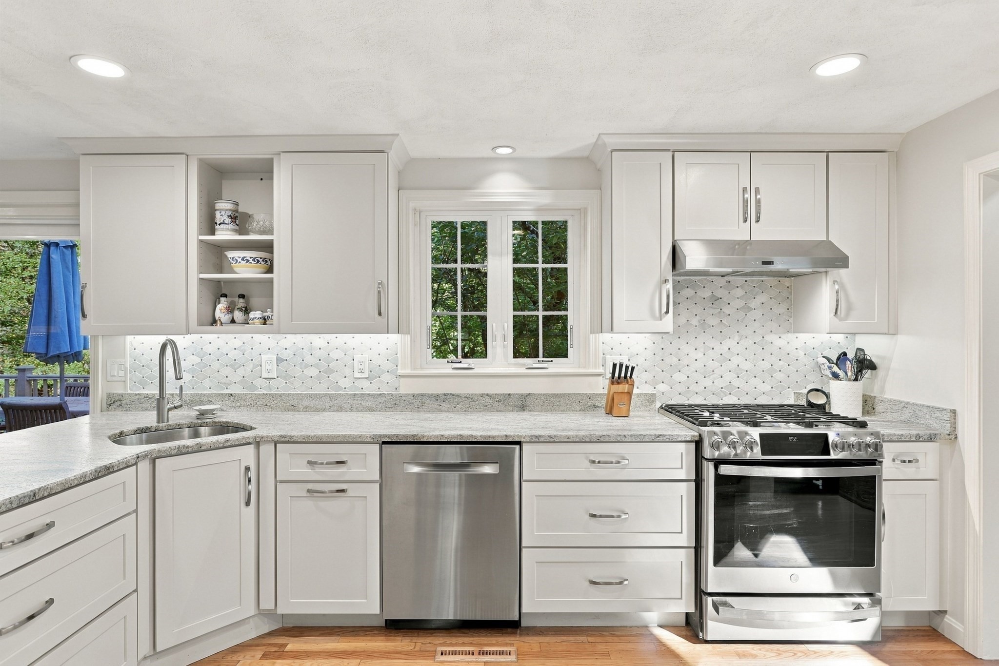 2 Canter Circle Property Photo 10