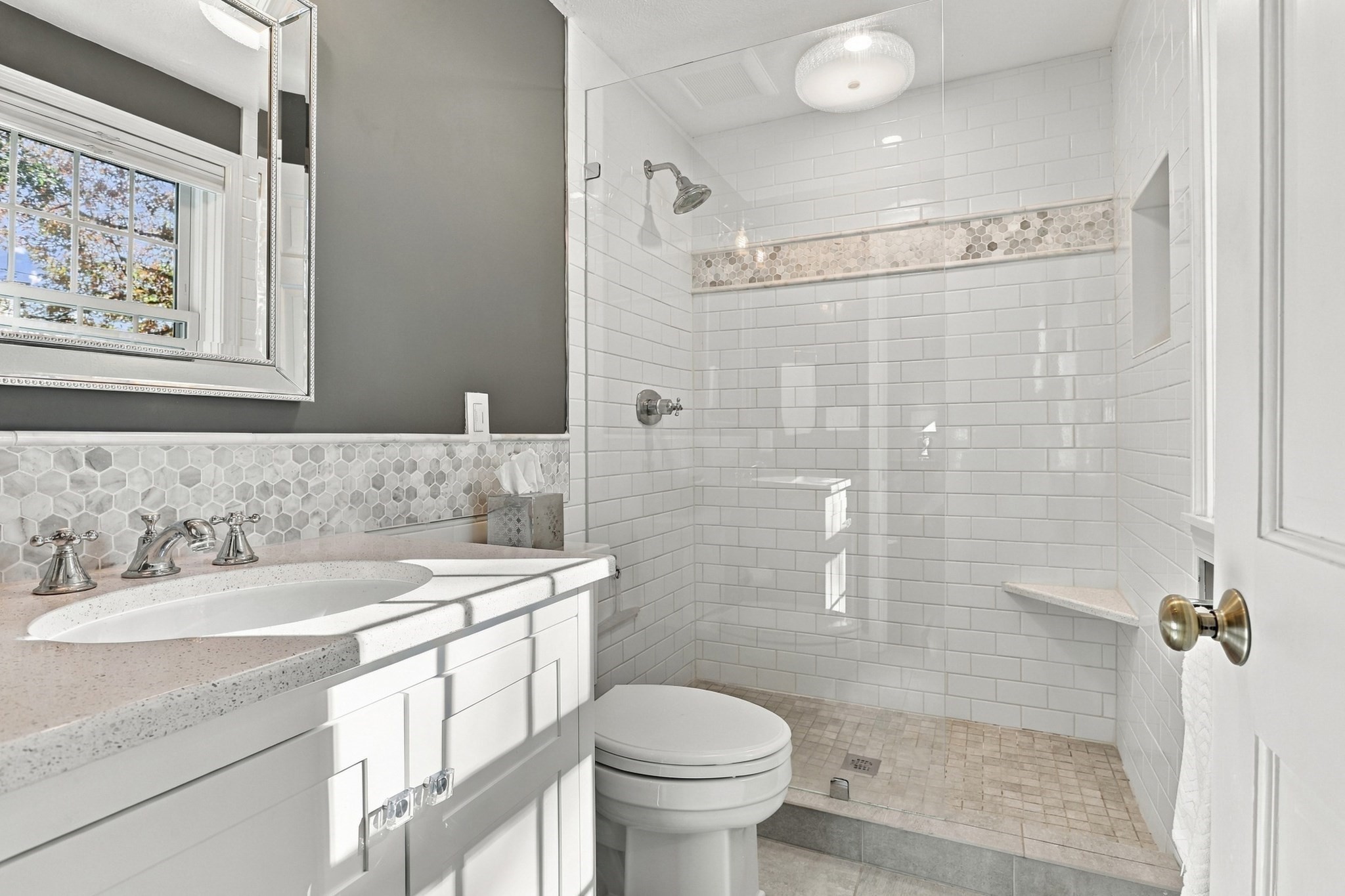 2 Canter Circle Property Photo 32