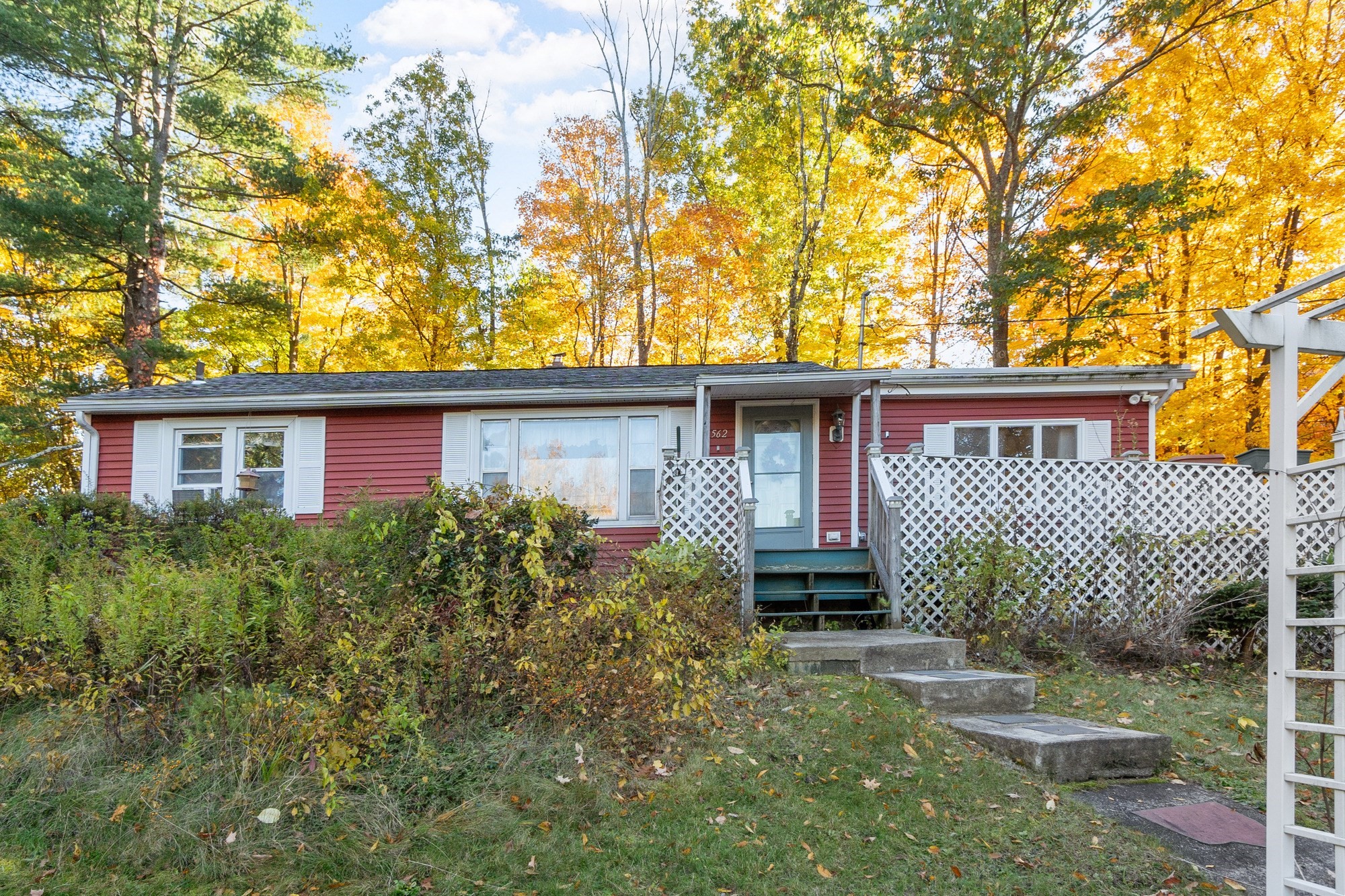 562 Union Street Property Photo 1
