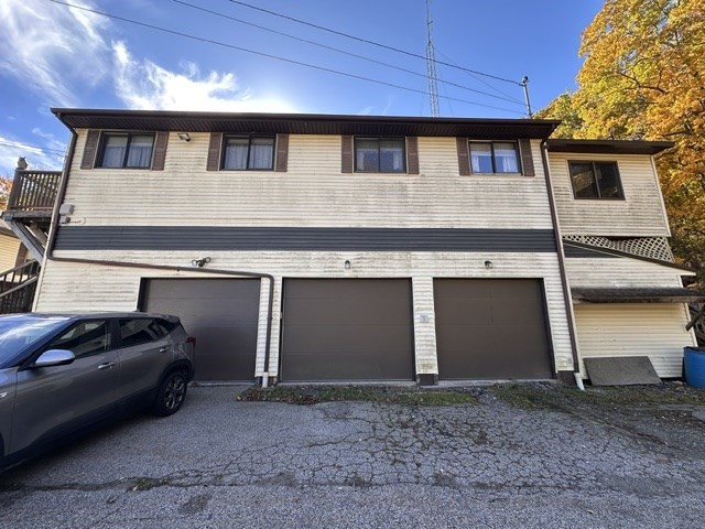 24 Woodland St Property Photo 10