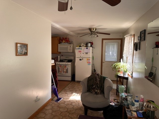 24 Woodland St Property Photo 16