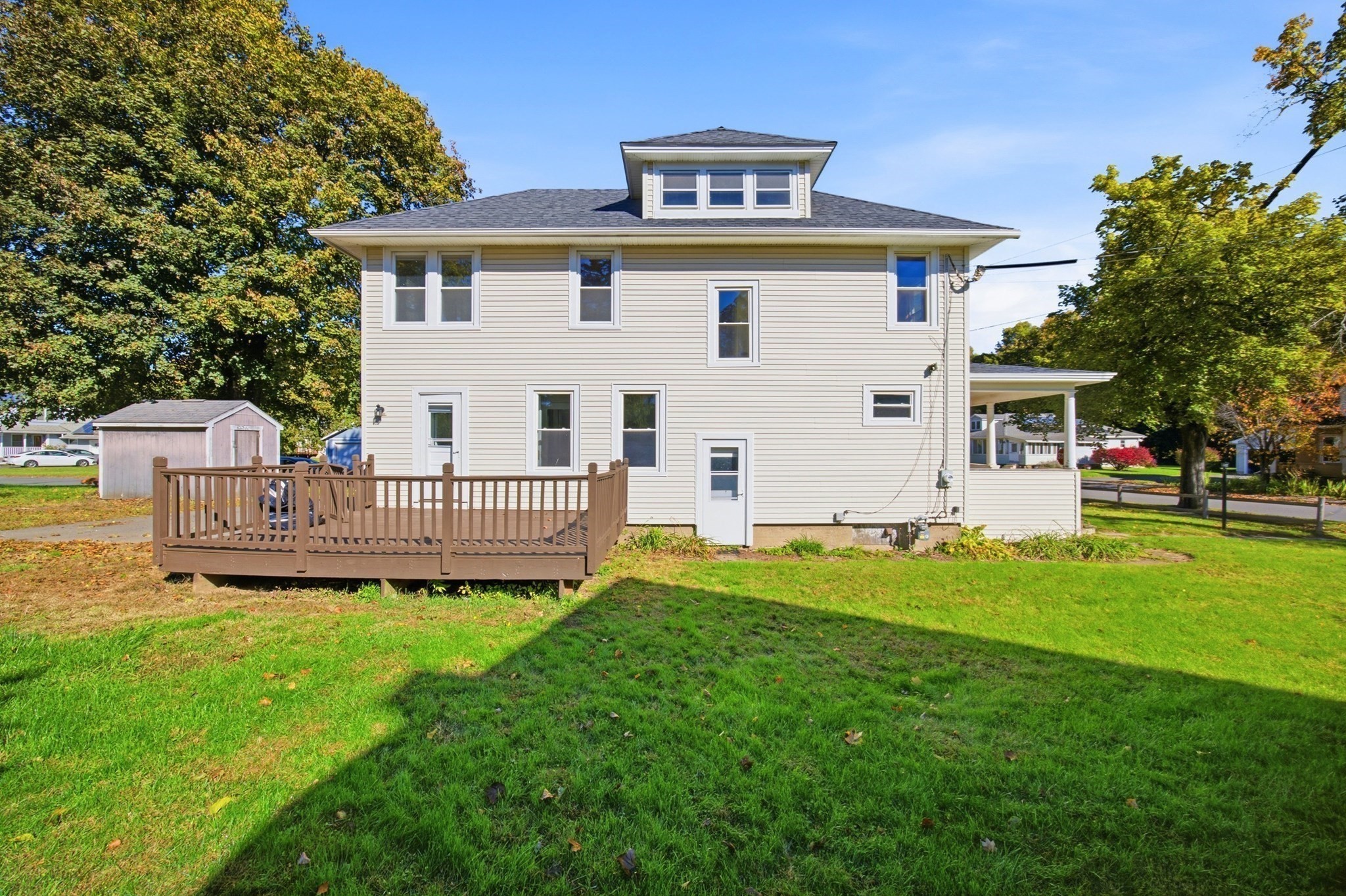 25 Park Ave Property Photo 5