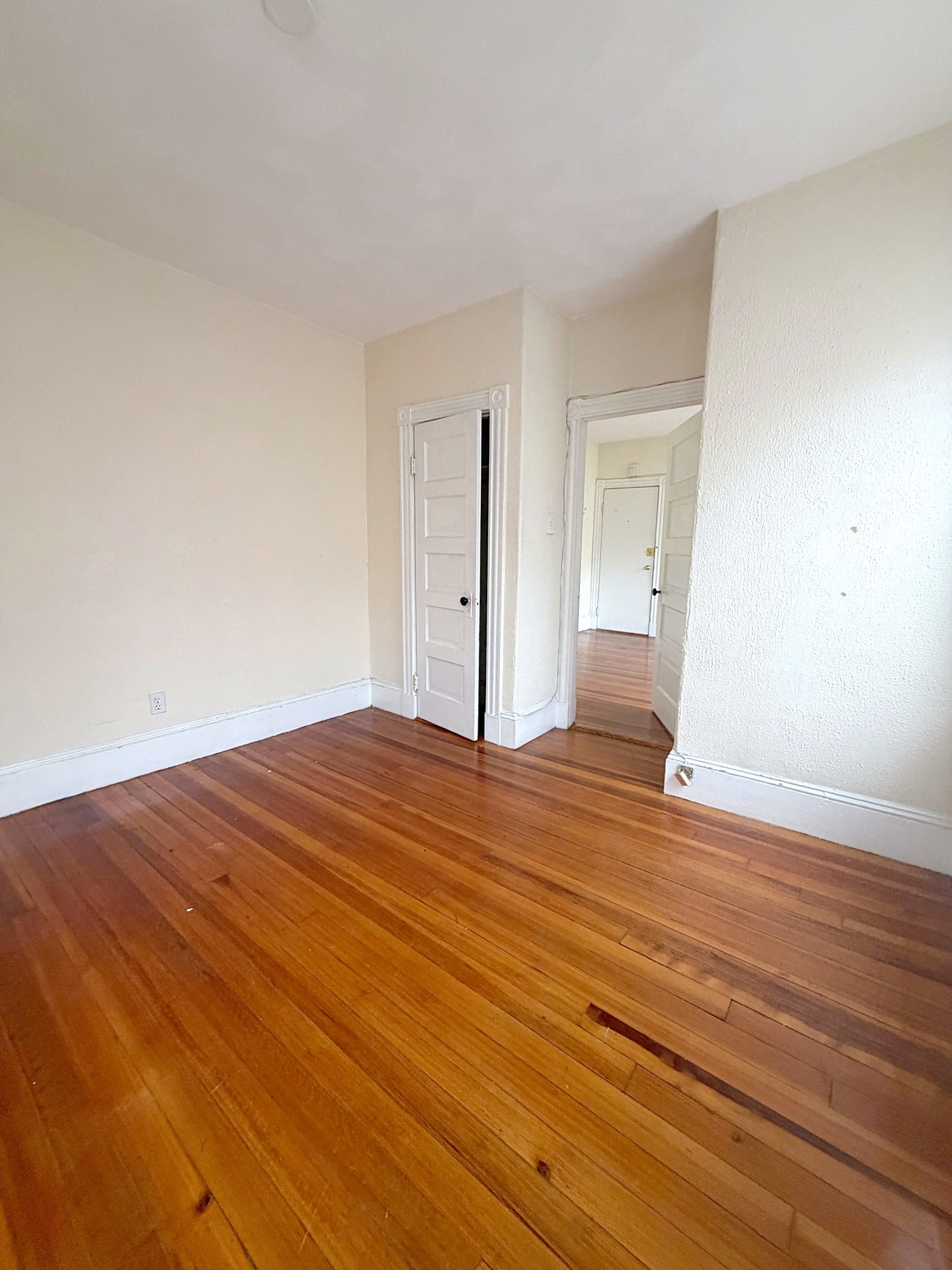 377a Cardinal Medeiros # 6 Property Photo 4