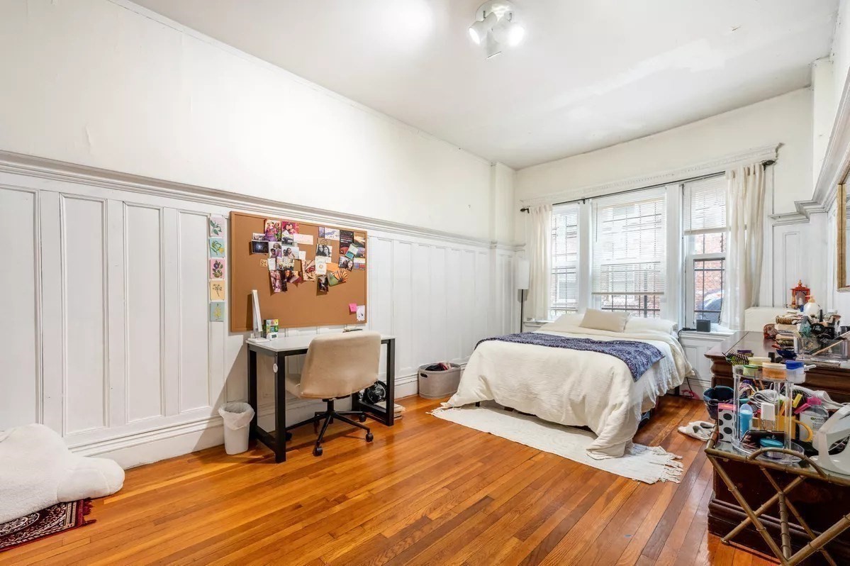 382 Riverway # 2 Property Photo 8