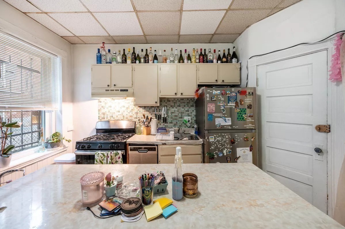 382 Riverway # 2 Property Photo 13
