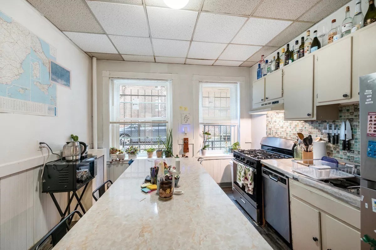 382 Riverway # 2 Property Photo 14