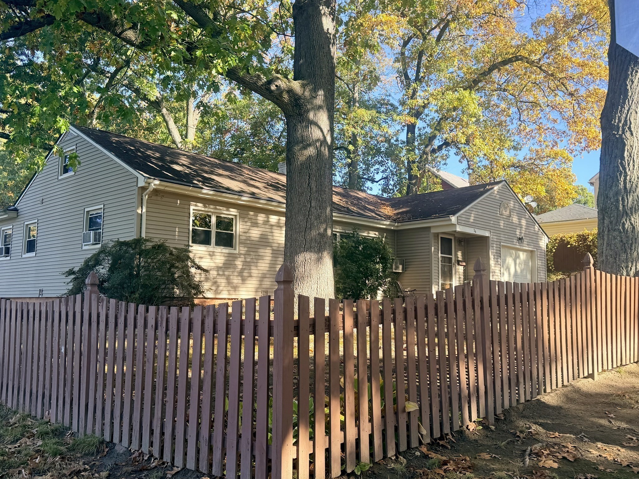 26 Fern St. Property Photo 2