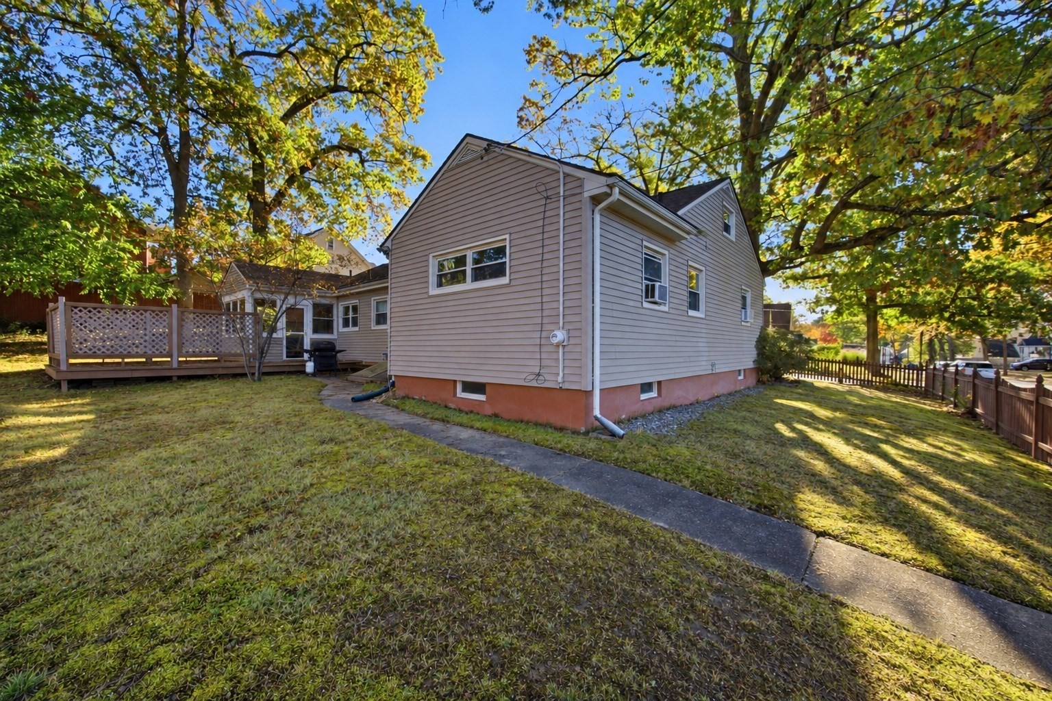 26 Fern St. Property Photo 8