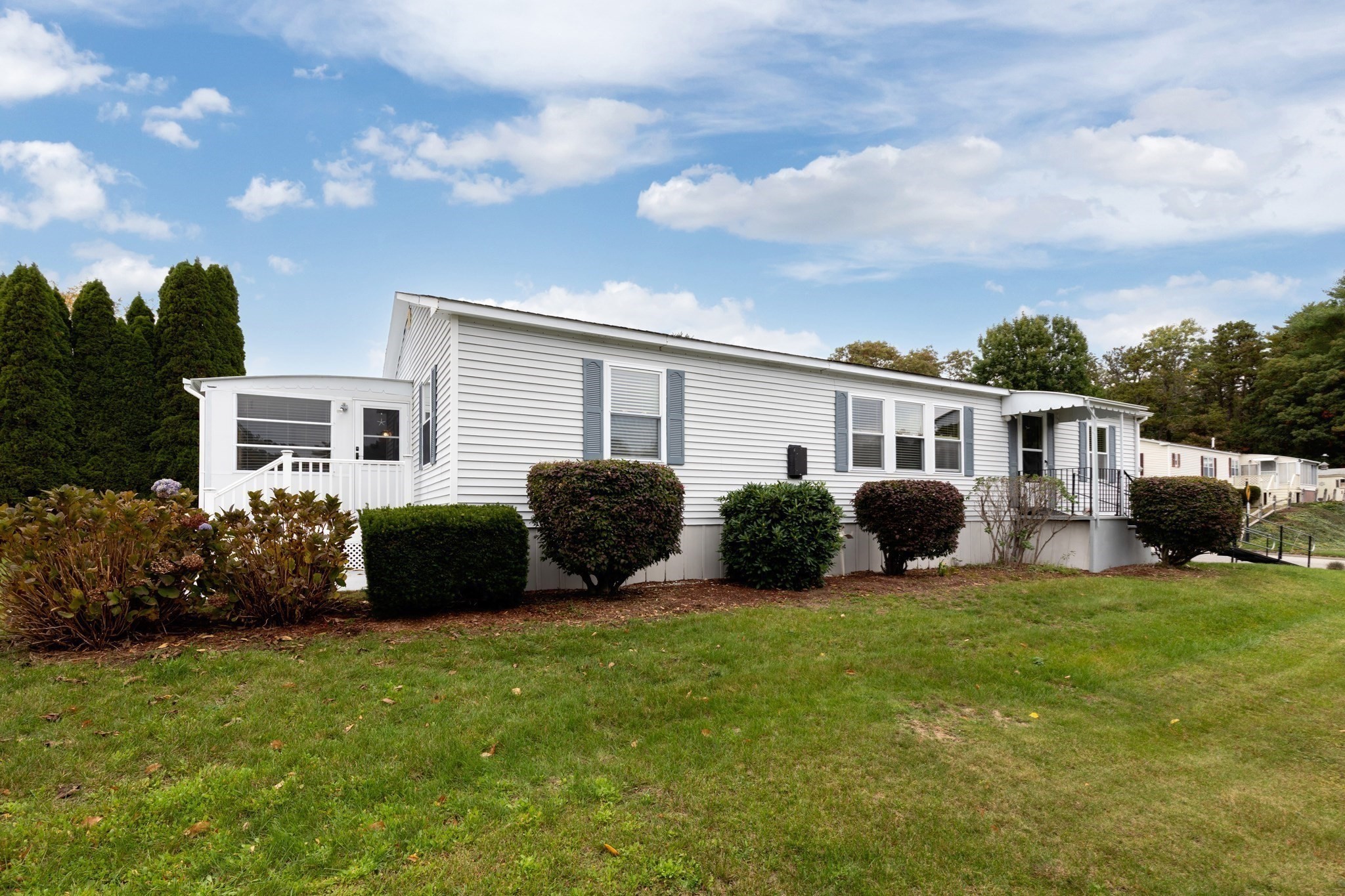 96 Pinehurst Dr Property Photo 3