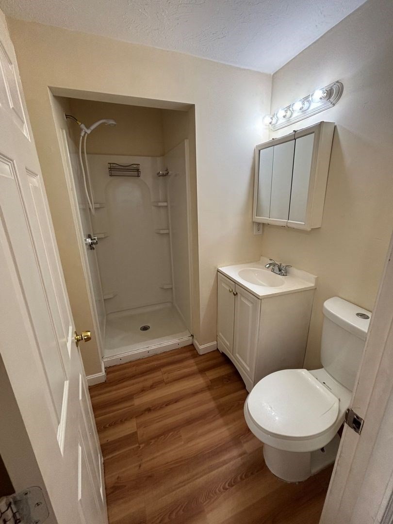 576 Main St. # 1b Property Photo 9
