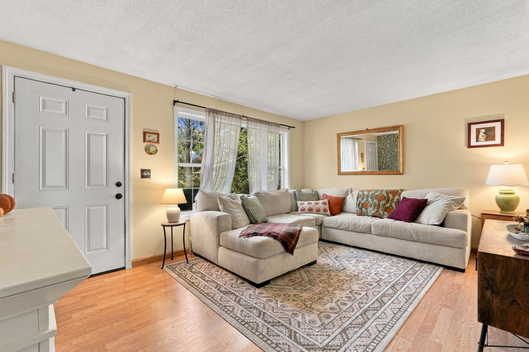 5 Maxine Cir Property Photo 4