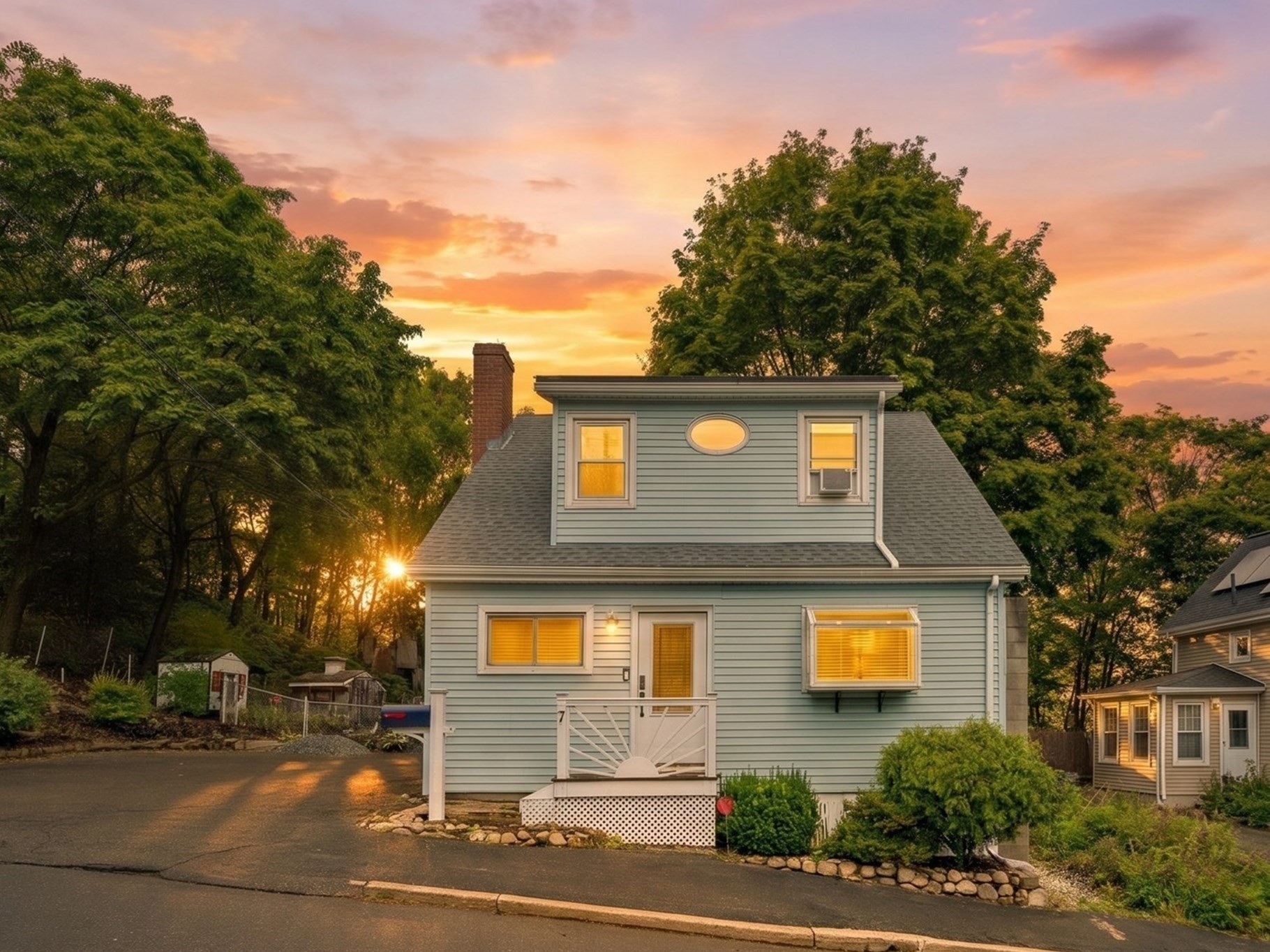 7 Lawndale Ave Property Photo 1