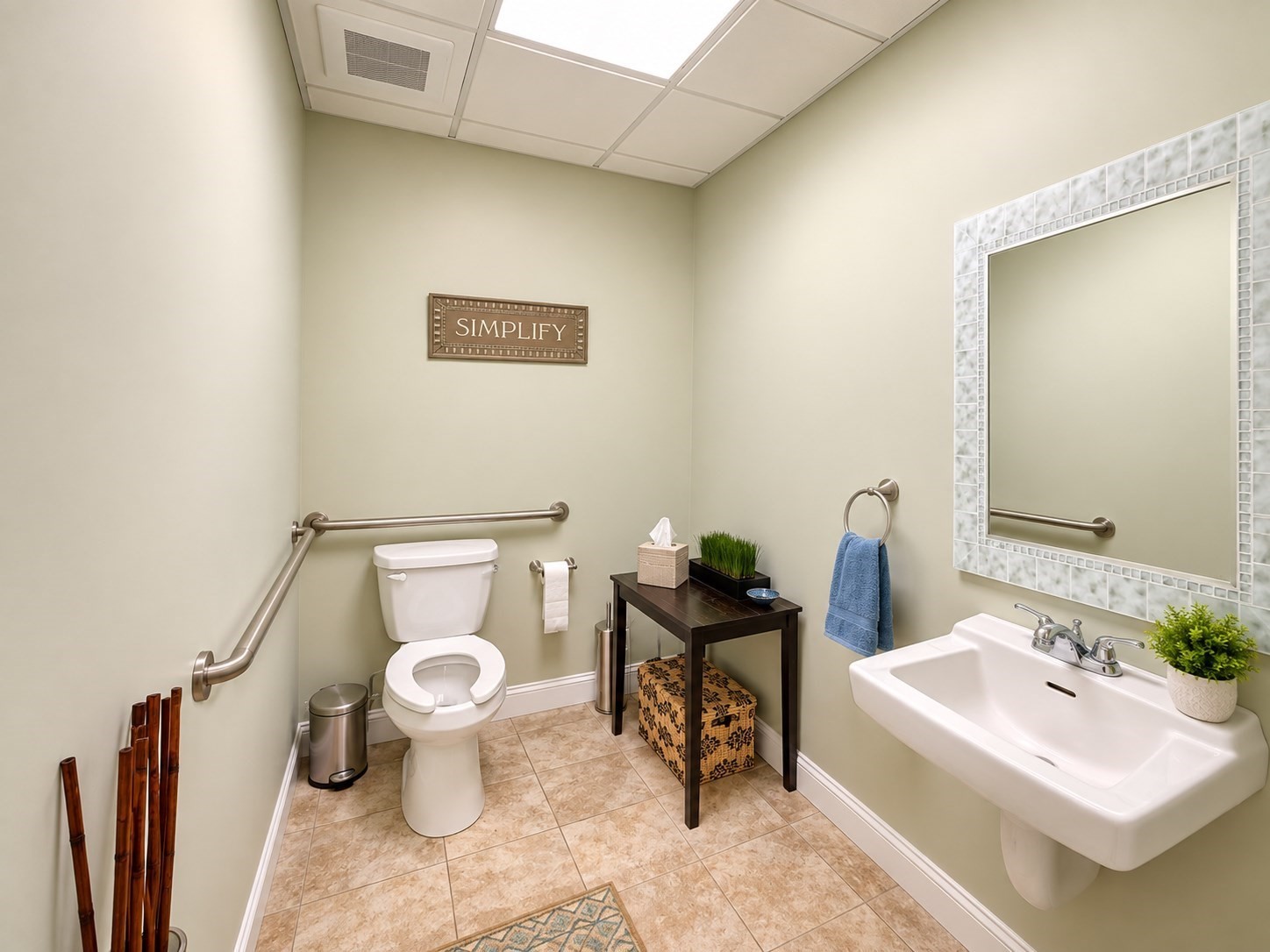 584 E Broadway Property Photo 5
