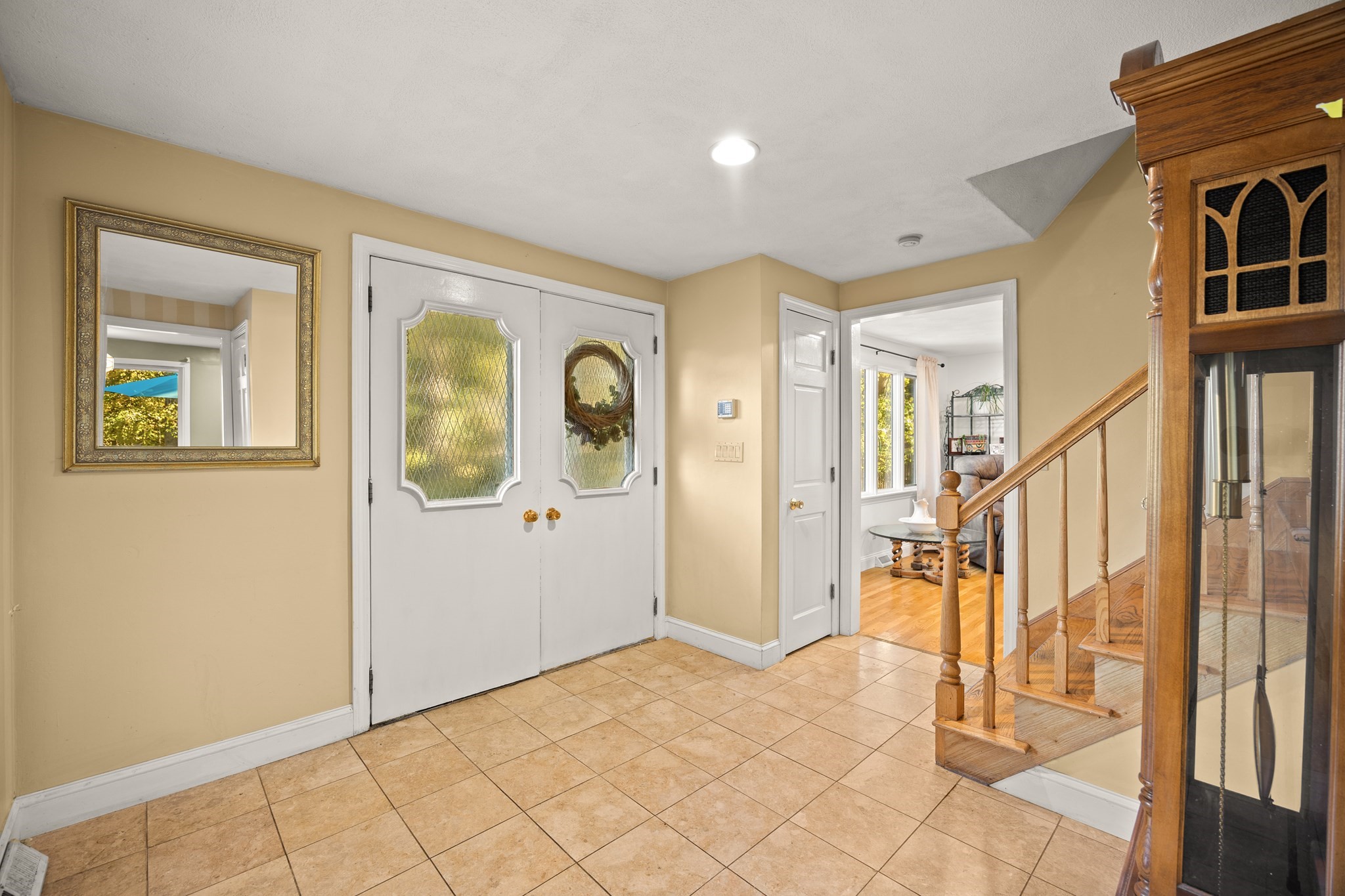 11 Colonial Ln Property Photo 5