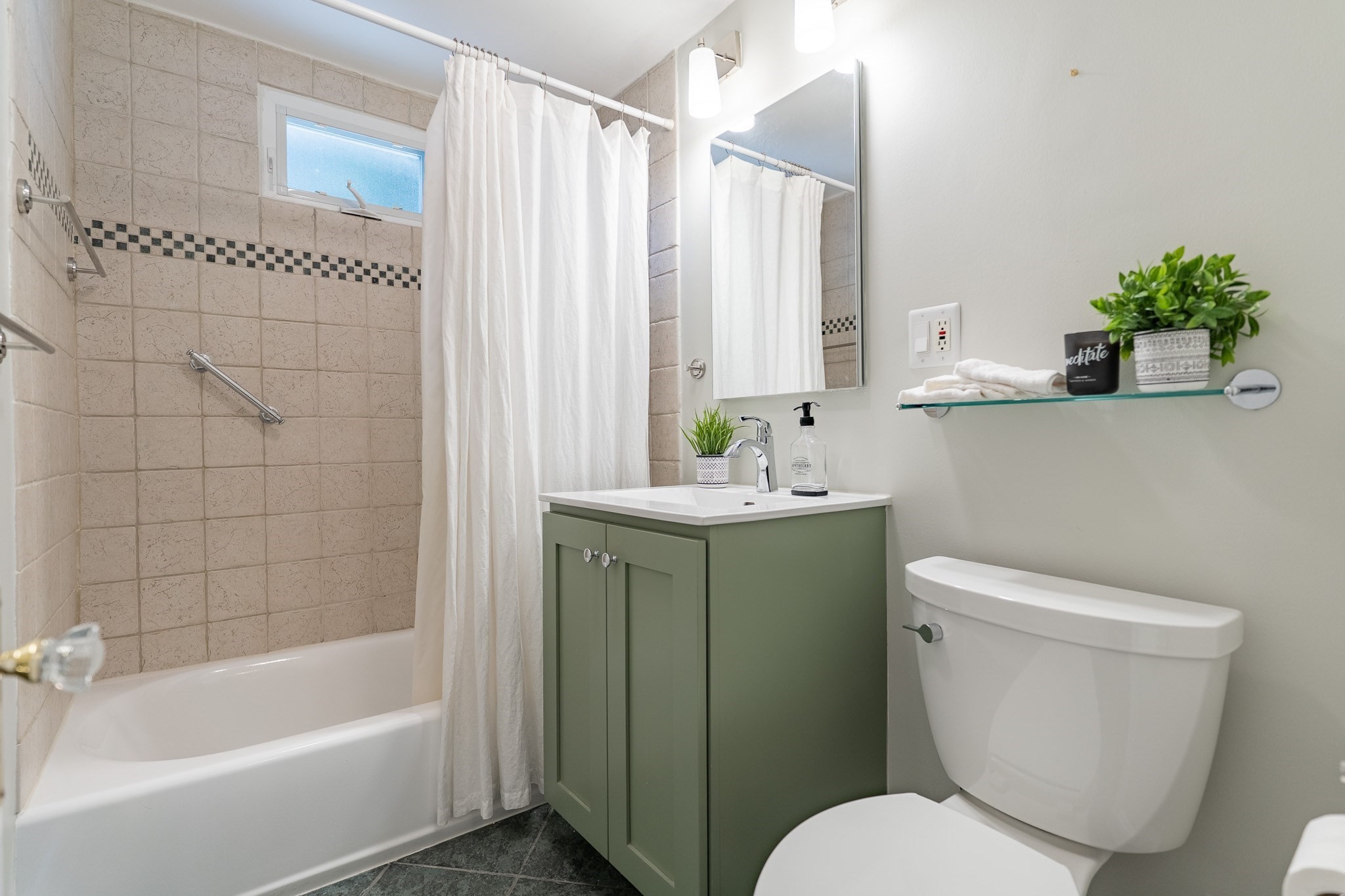 44 Boynton St # B Property Photo 9