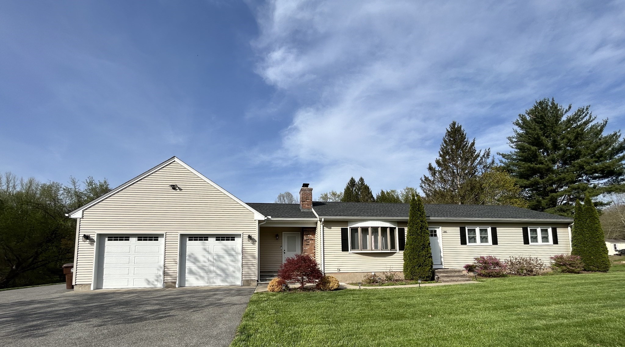 281 Abbe Rd Property Photo 1