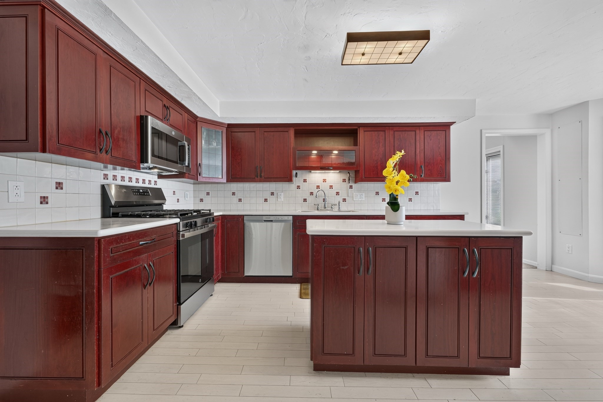 10 Copperwood Dr # 10 Property Photo 8