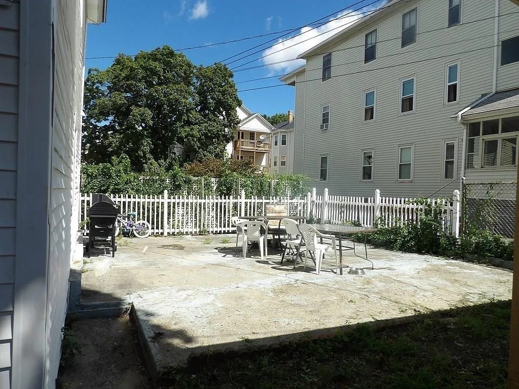 14 Wall St Property Photo 3