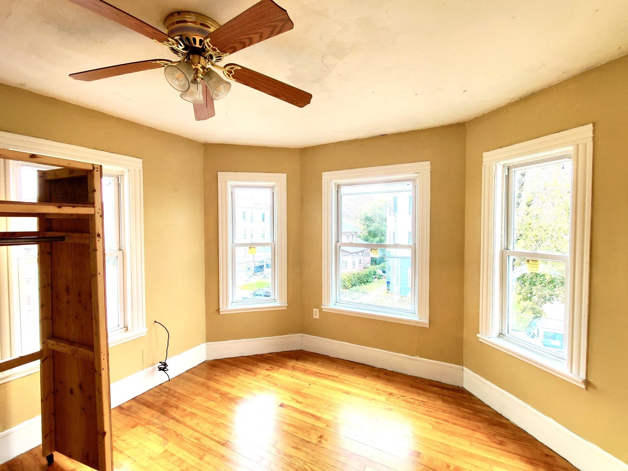 14 Wall St Property Photo 16