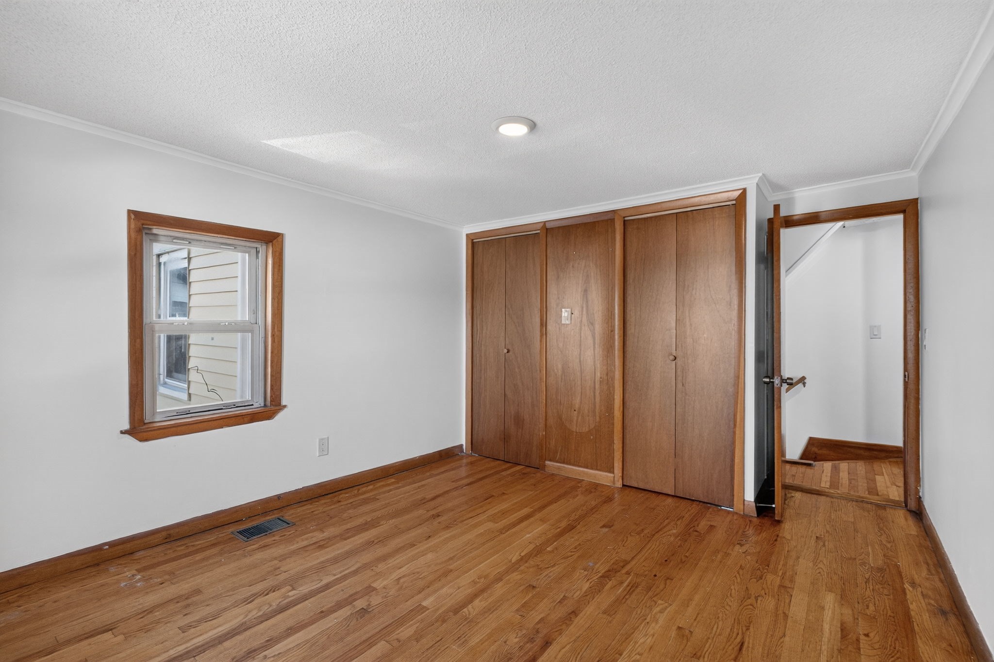 108 Madison St Property Photo 6
