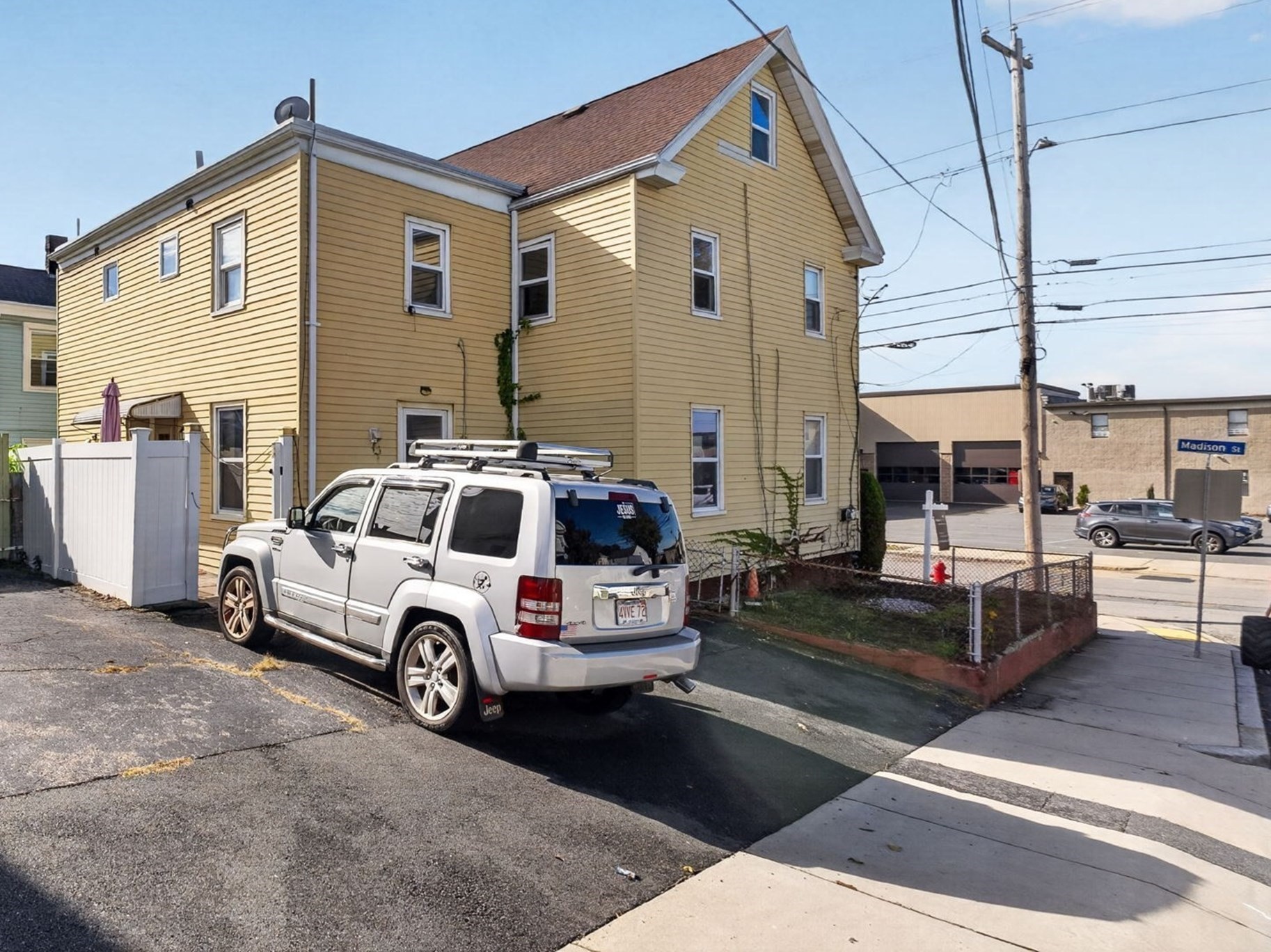 108 Madison St Property Photo 18