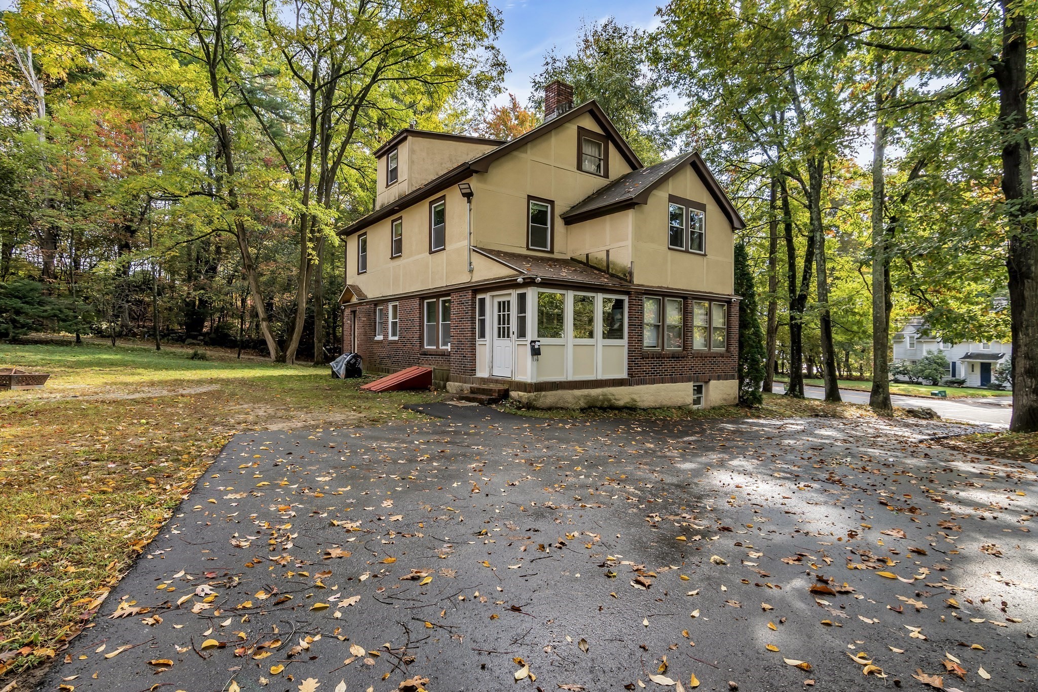 560 Salisbury Property Photo 1