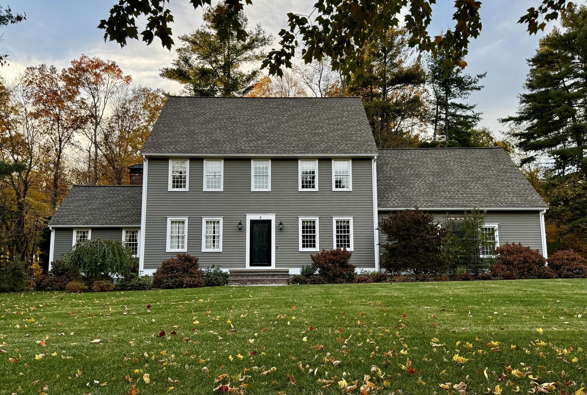 4 Brookside Ln Property Photo 1