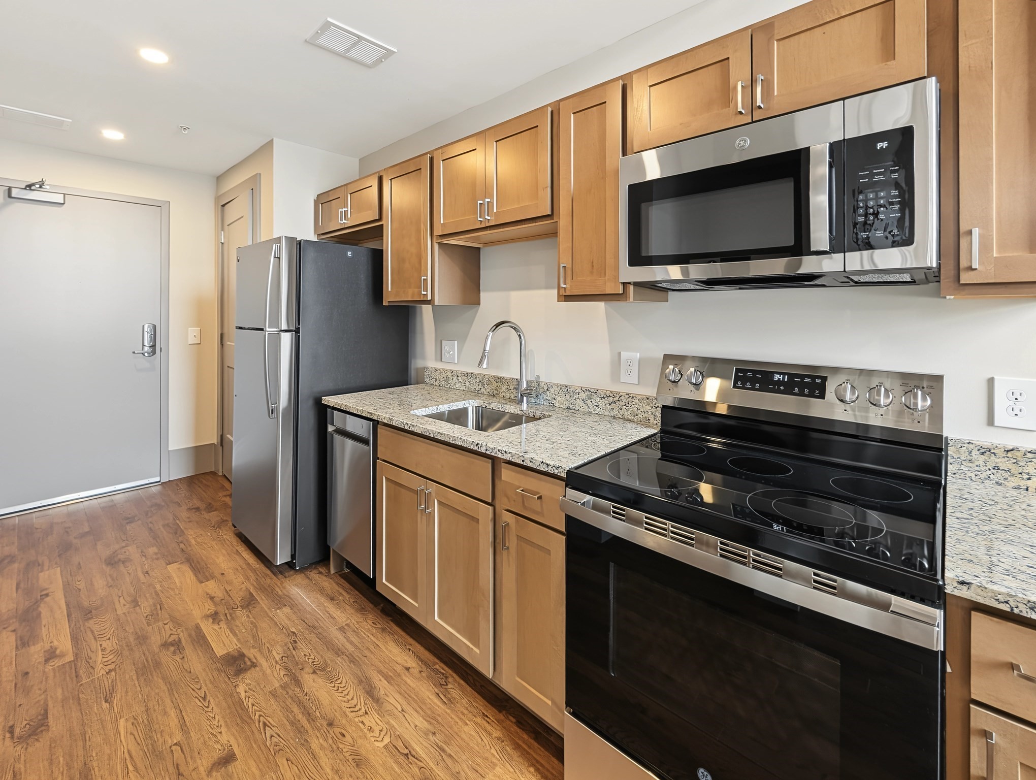 90 Grove St # 205 Property Photo 4