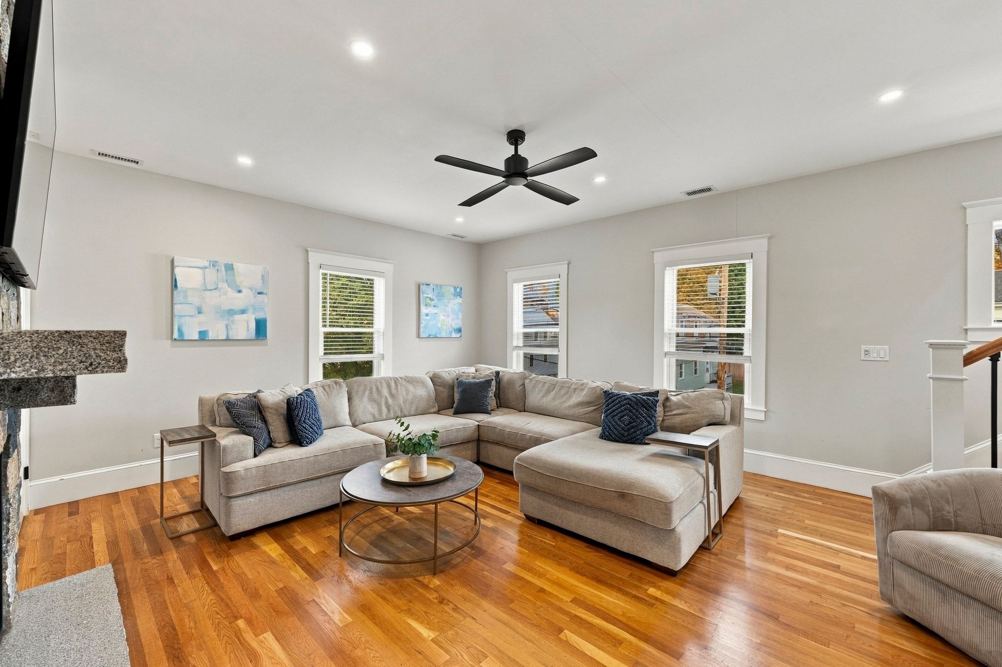 14 Otis St Property Photo 4