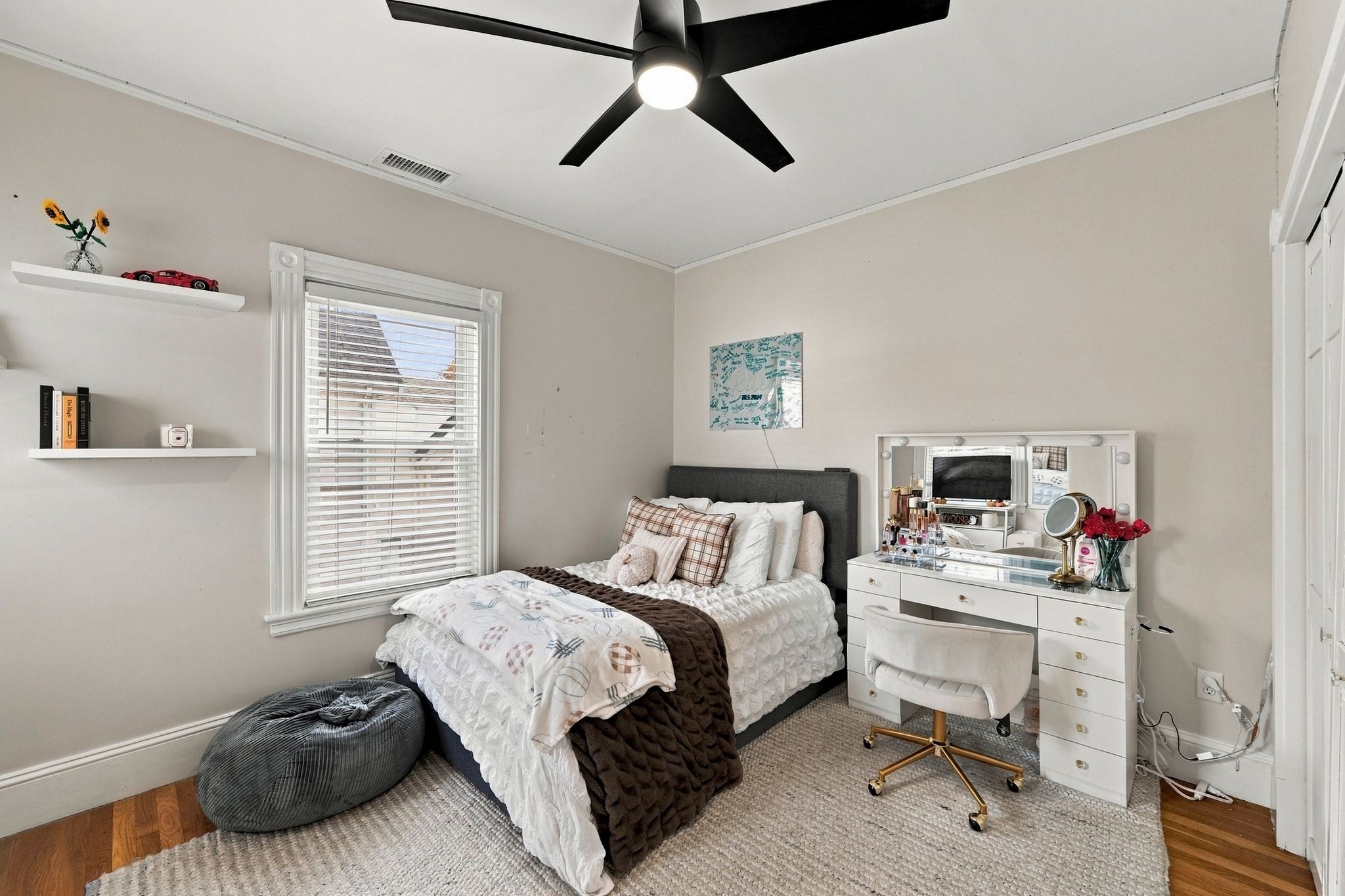 14 Otis St Property Photo 18