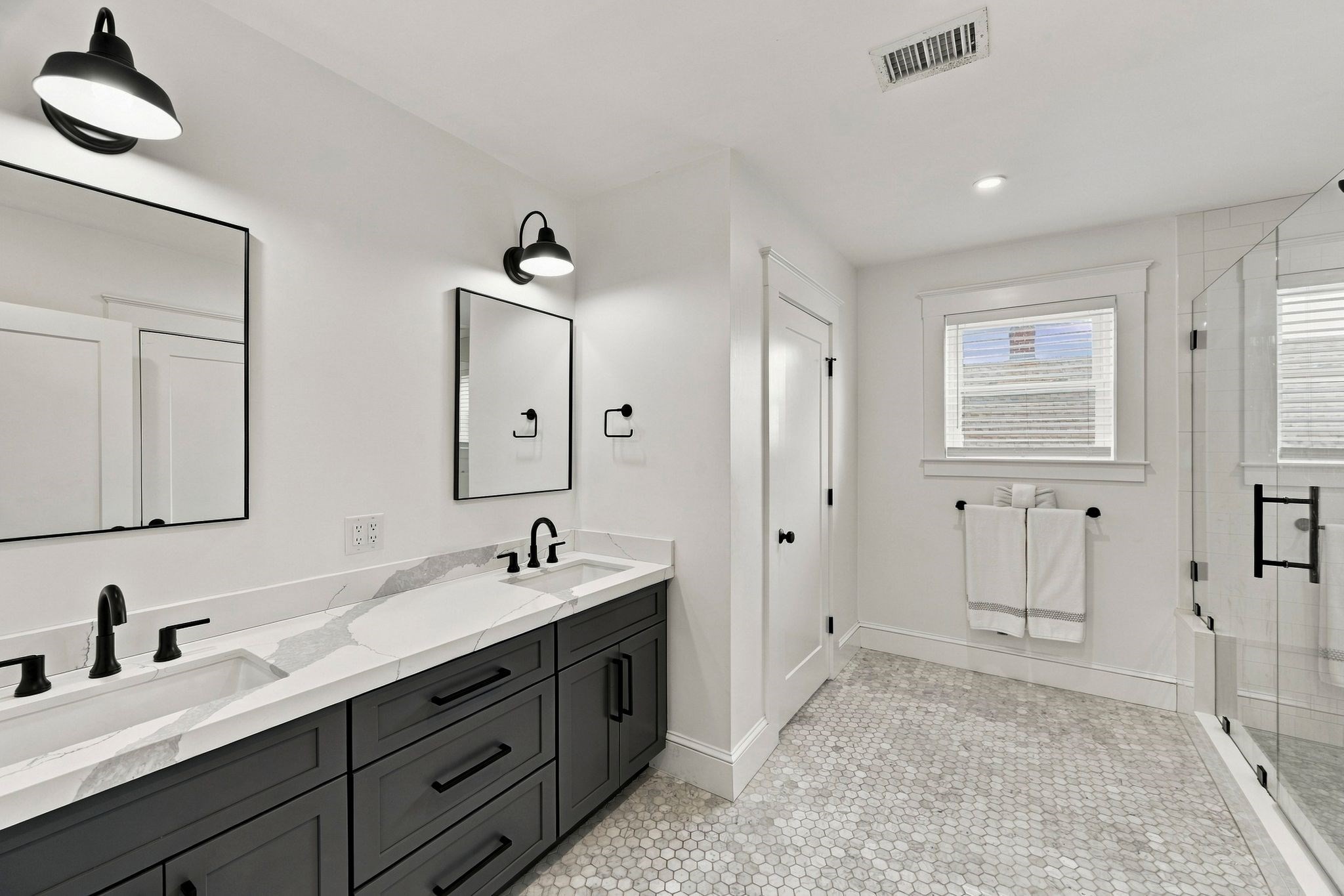 14 Otis St Property Photo 23