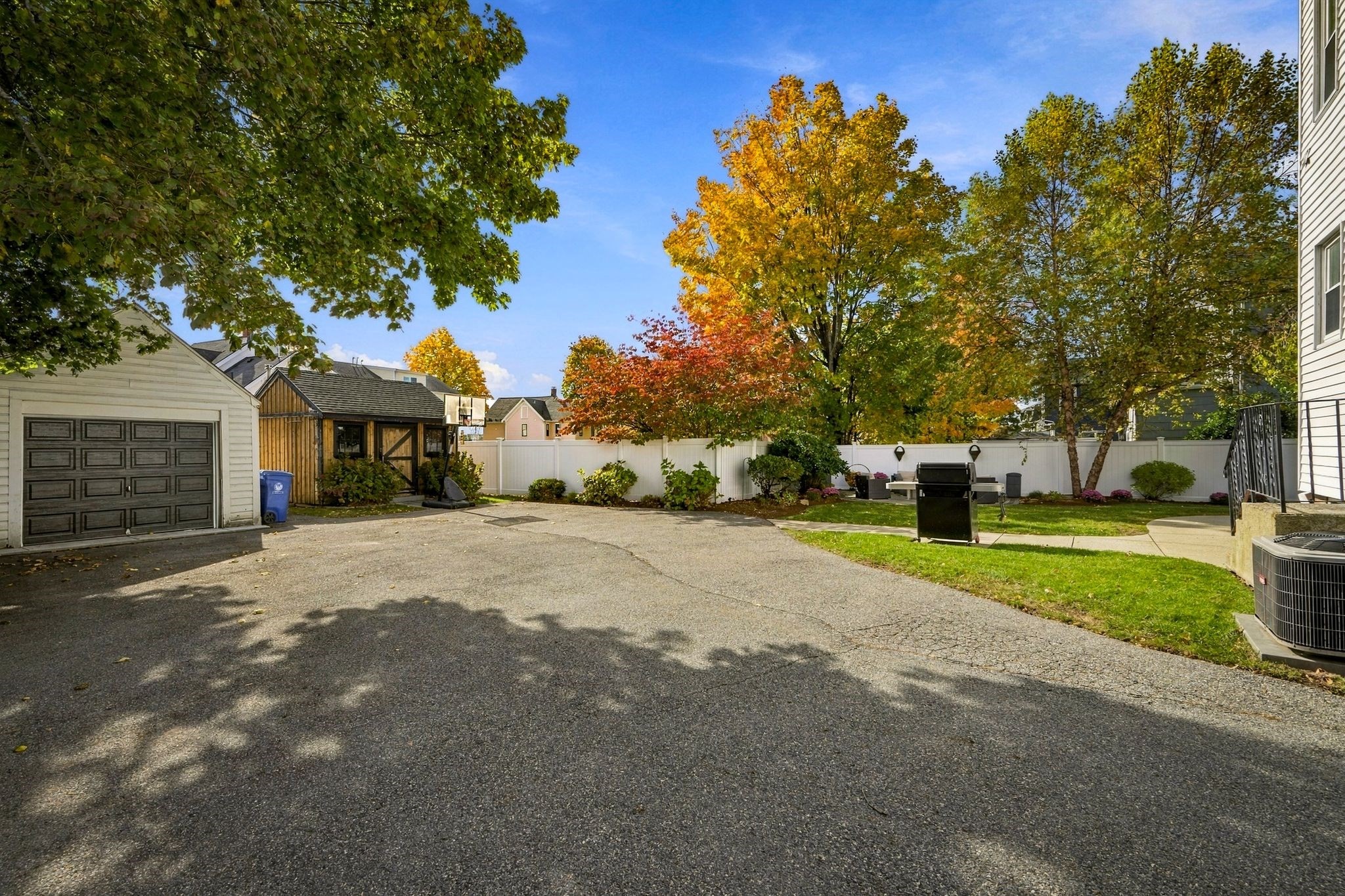 14 Otis St Property Photo 33