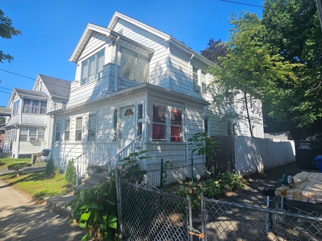 328-330 Chapin Terr Property Photo 1