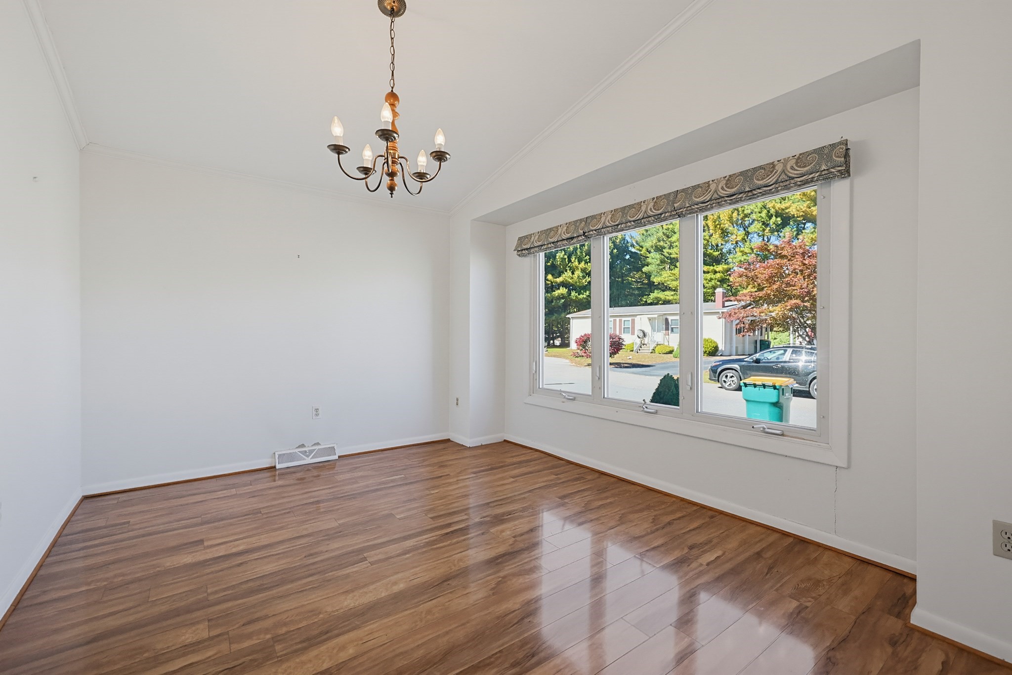 4 Forest Lane Property Photo 8