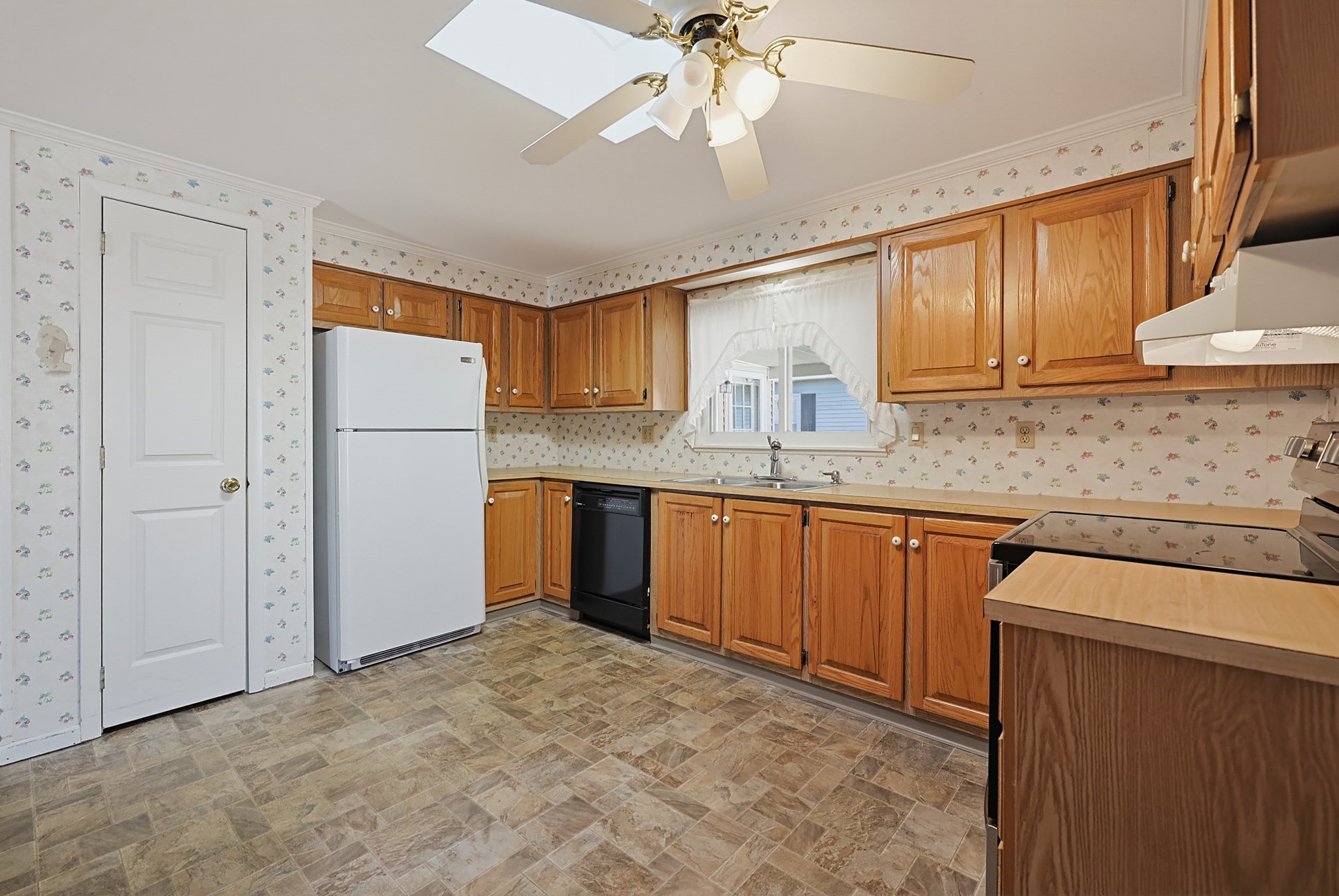 4 Forest Lane Property Photo 12