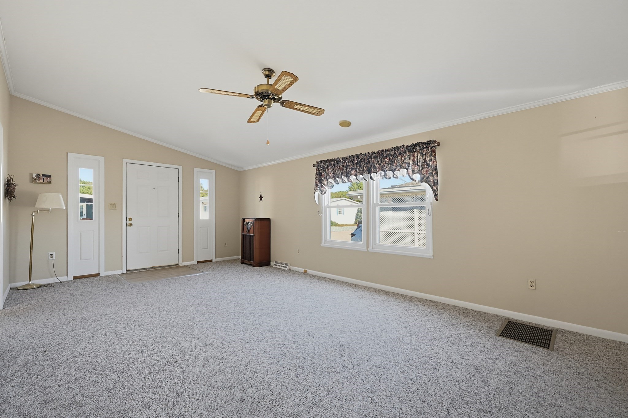 4 Forest Lane Property Photo 34