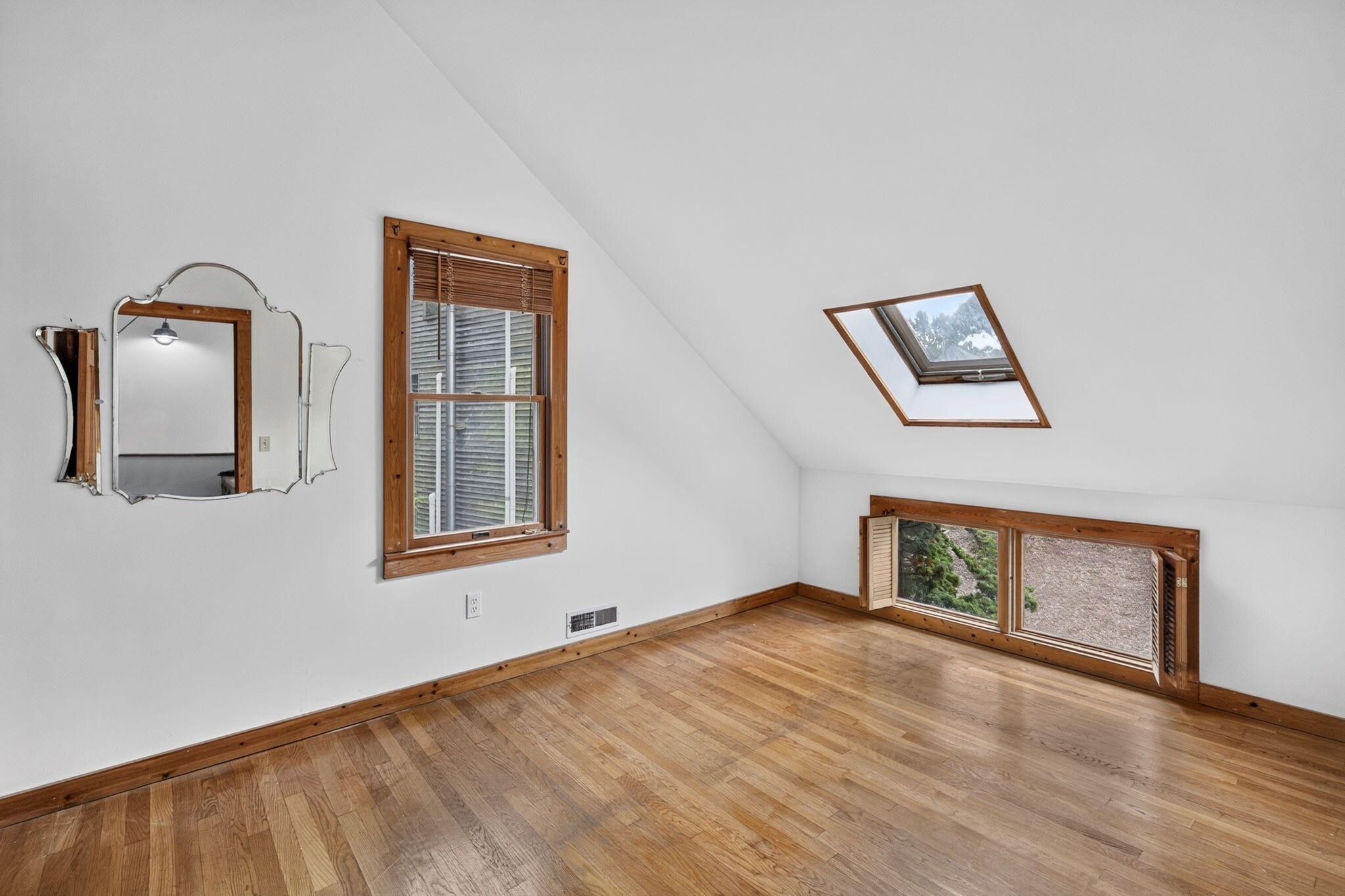 10 Seashore Park Drive Property Photo 13
