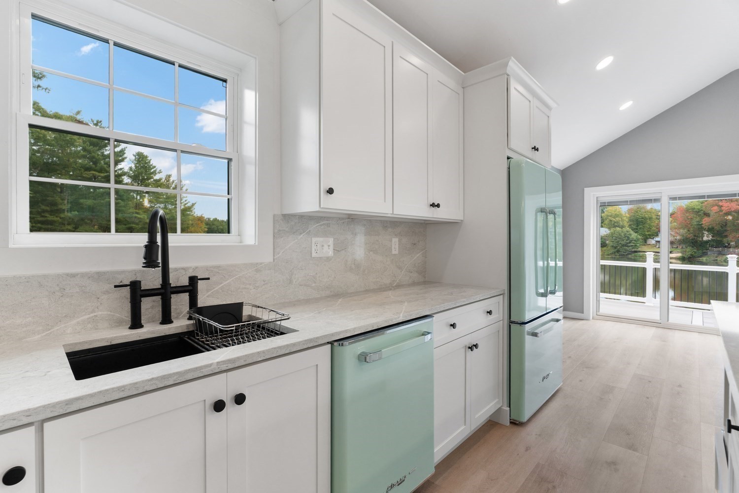 10 Shore Drive Property Photo 8