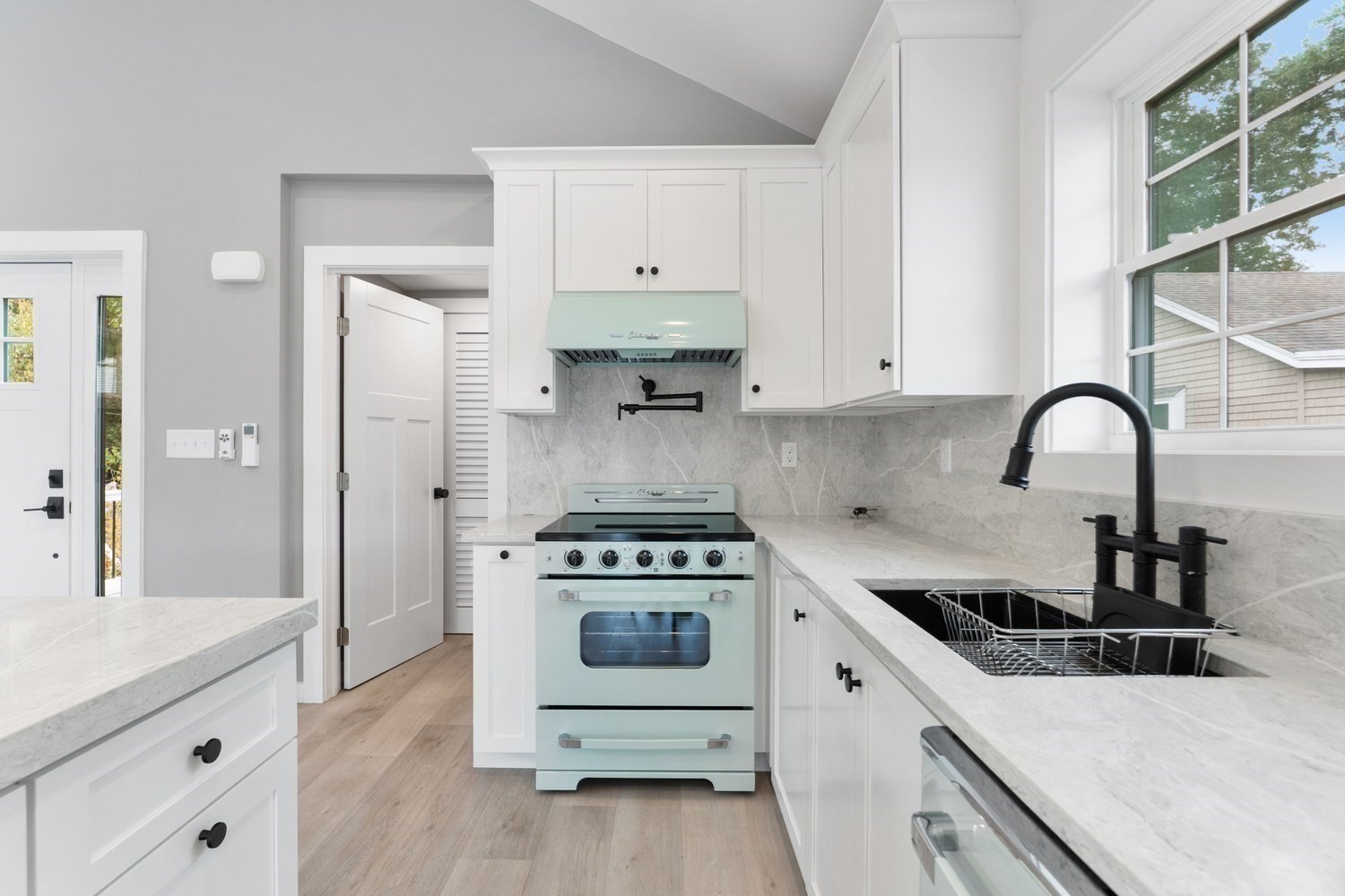 10 Shore Drive Property Photo 13