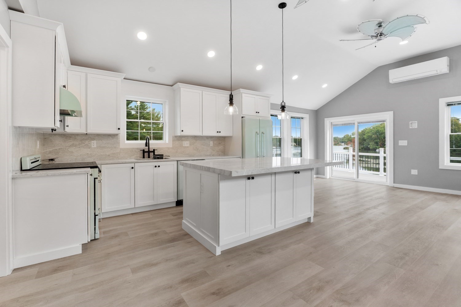 10 Shore Drive Property Photo 14