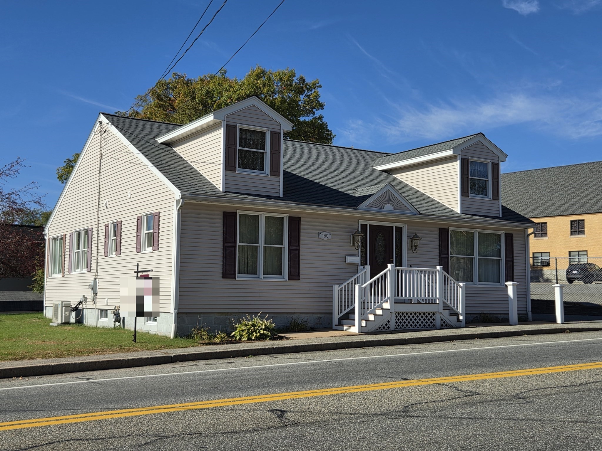 1300 Lakeview Avenue Property Photo 2