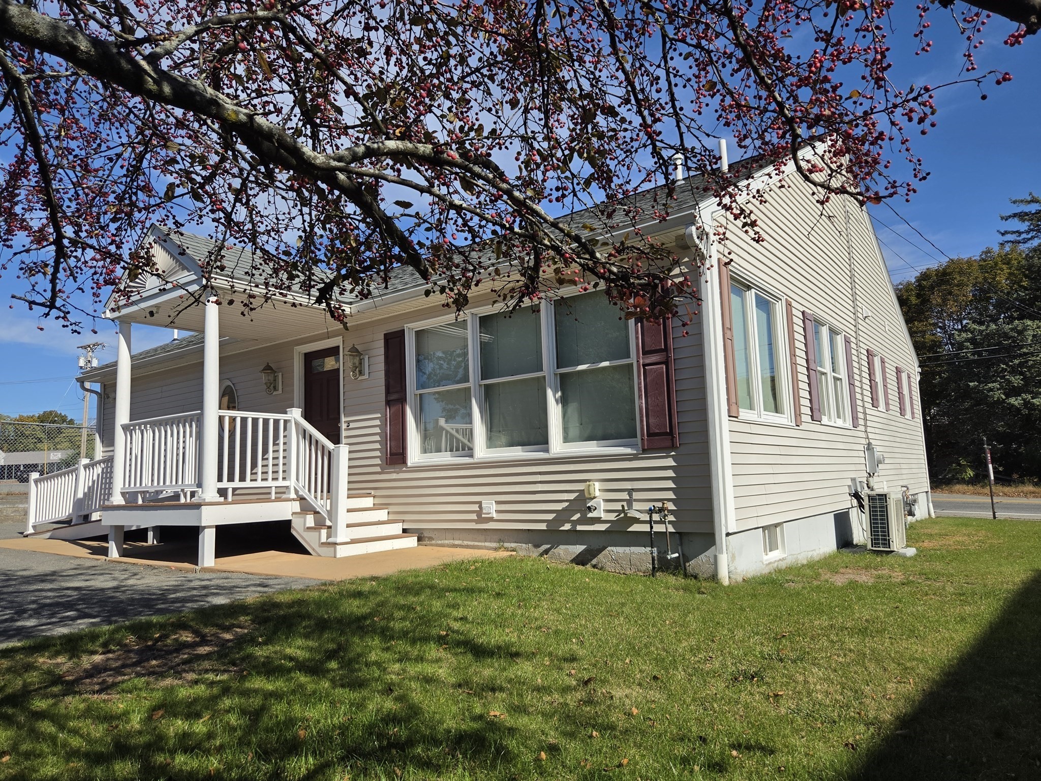 1300 Lakeview Avenue Property Photo 4