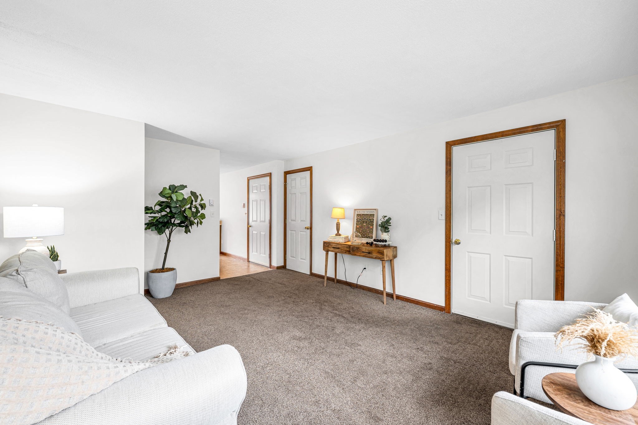 149 Dale St # R Property Photo 5